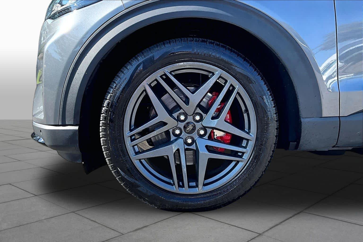 Used 2025 Carbonized Gray Metallic Ford ST image 11
