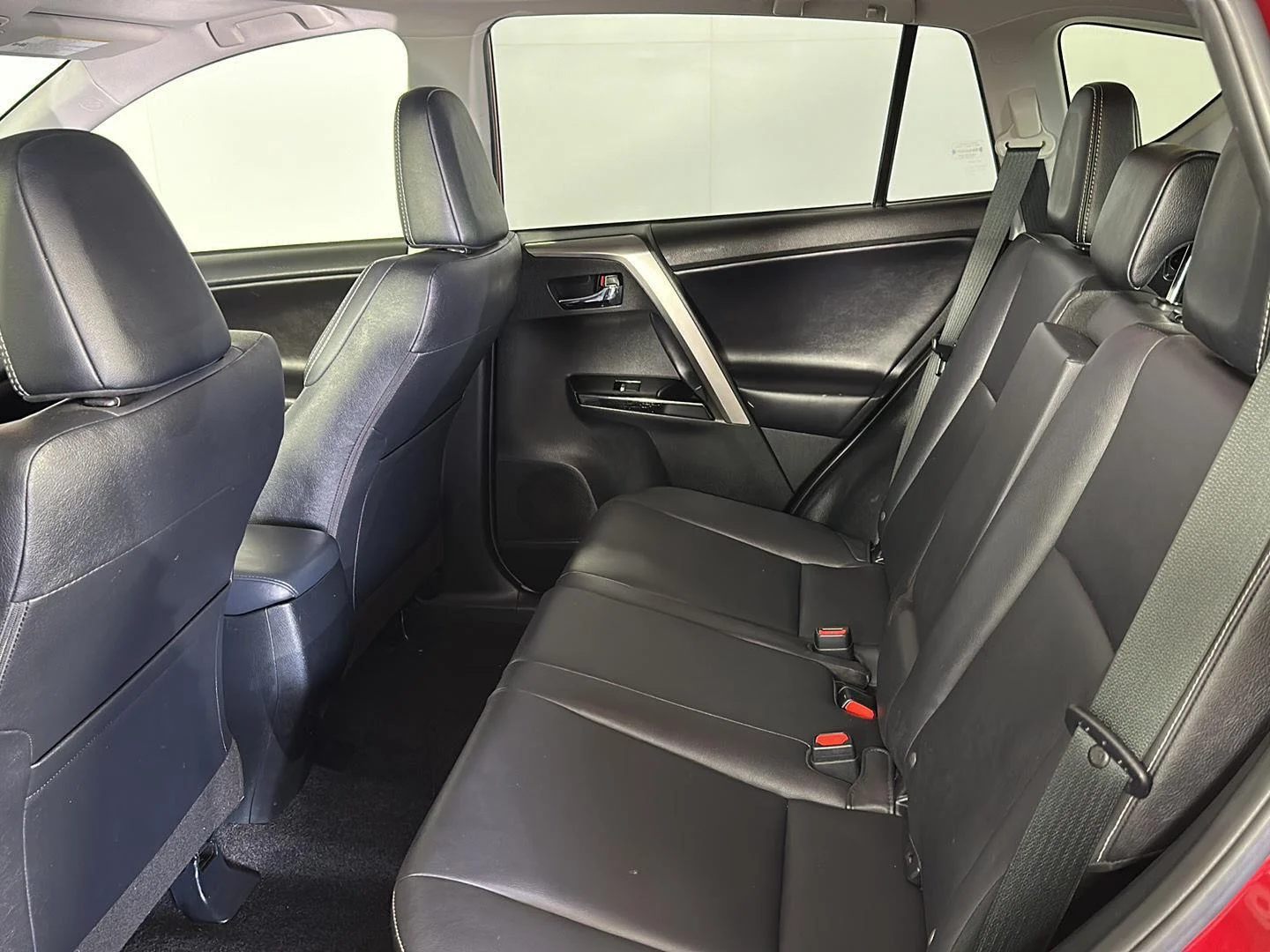 Used 2018 Pearl Toyota Limited image 23