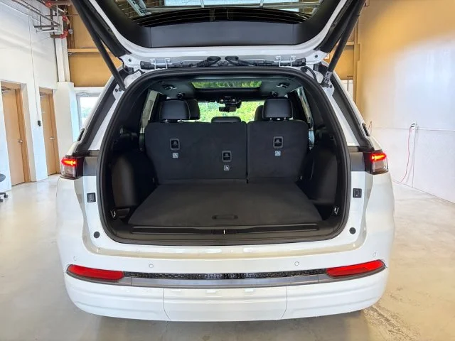 New 2027 White Jeep Limited Reserve image 18
