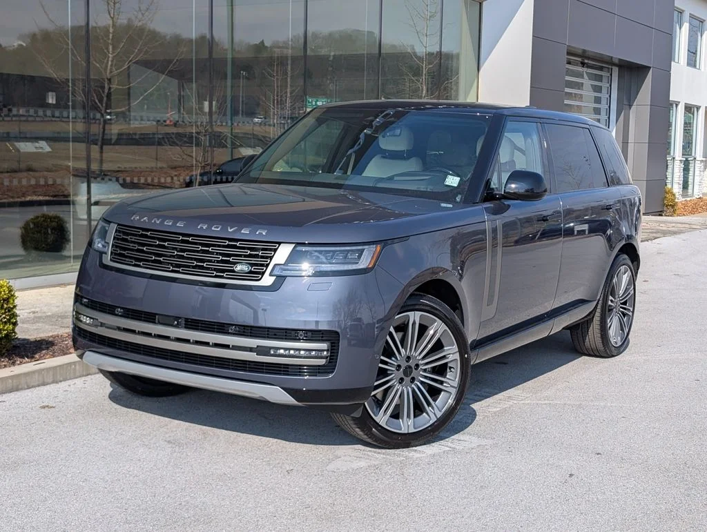 2026 Land Rover Range Rover 3.0 SE LWB 7's photo