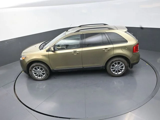 Used 2013  Ford SEL image 26