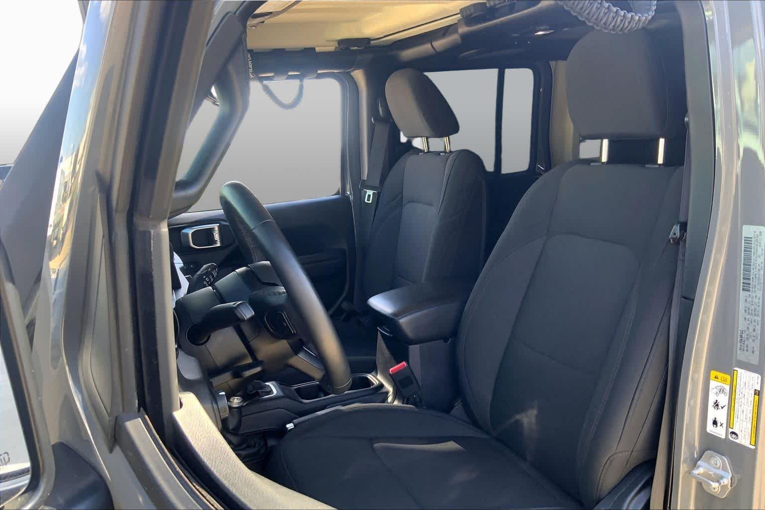 Used 2018 Sting-Gray Clearcoat Jeep Sport S image 7