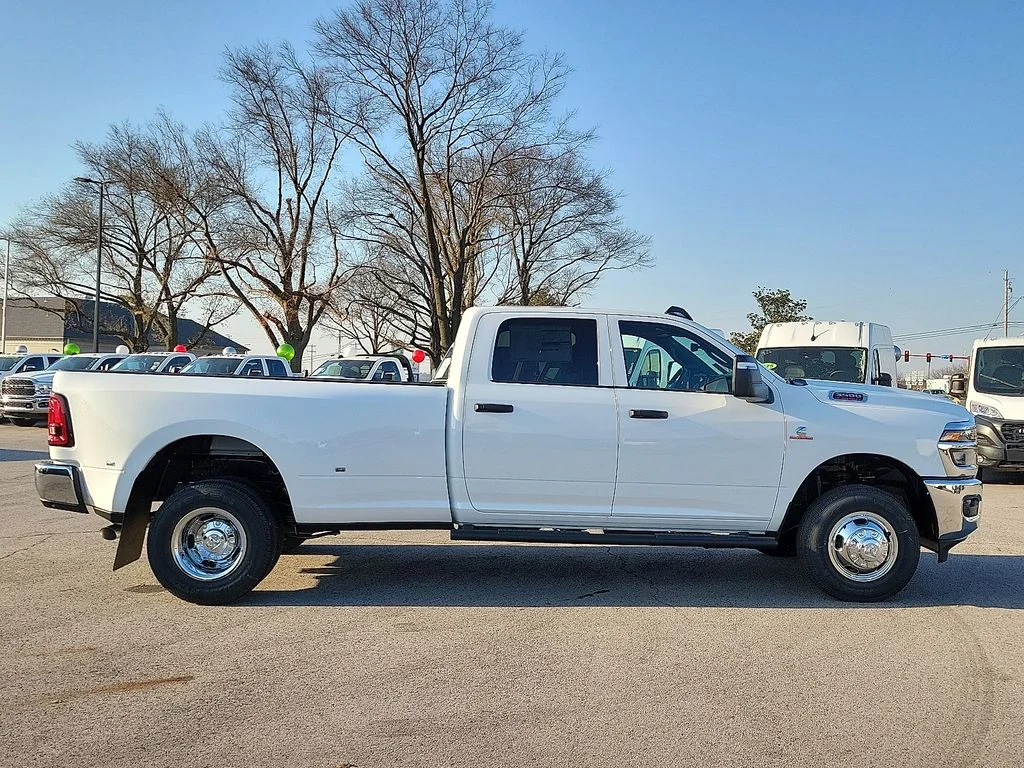 New 2026 Bright White Clear-Coat Exterior Paint RAM Tradesman image 6