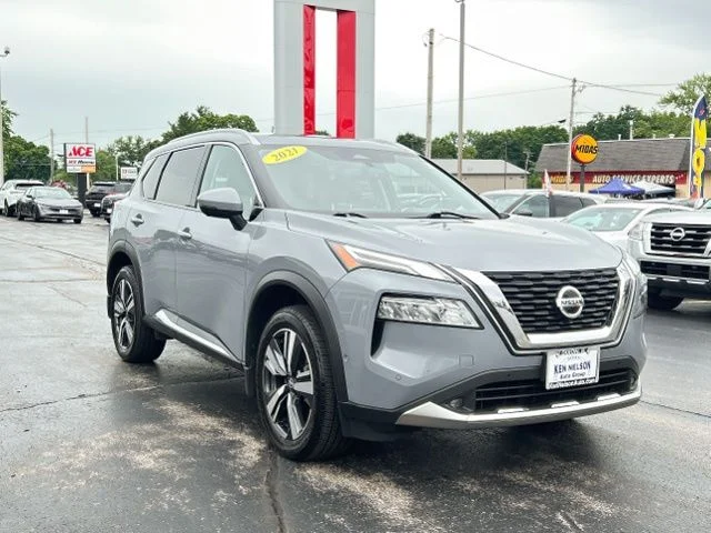 Used 2021 Gray Nissan Platinum image 14