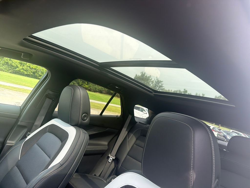 Used 2024 White Chevrolet LT image 24
