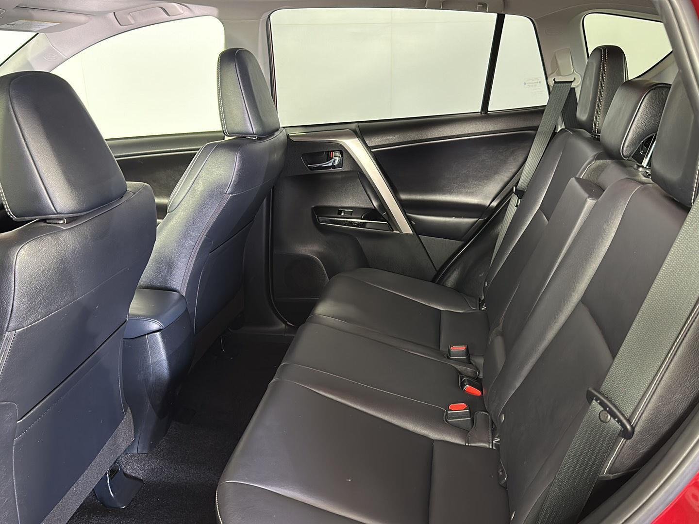 Used 2018 Pearl Toyota Limited image 23