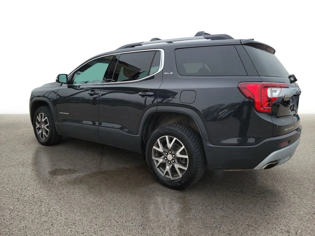 Used 2020 Carbon Black Metallic GMC SLE image 3