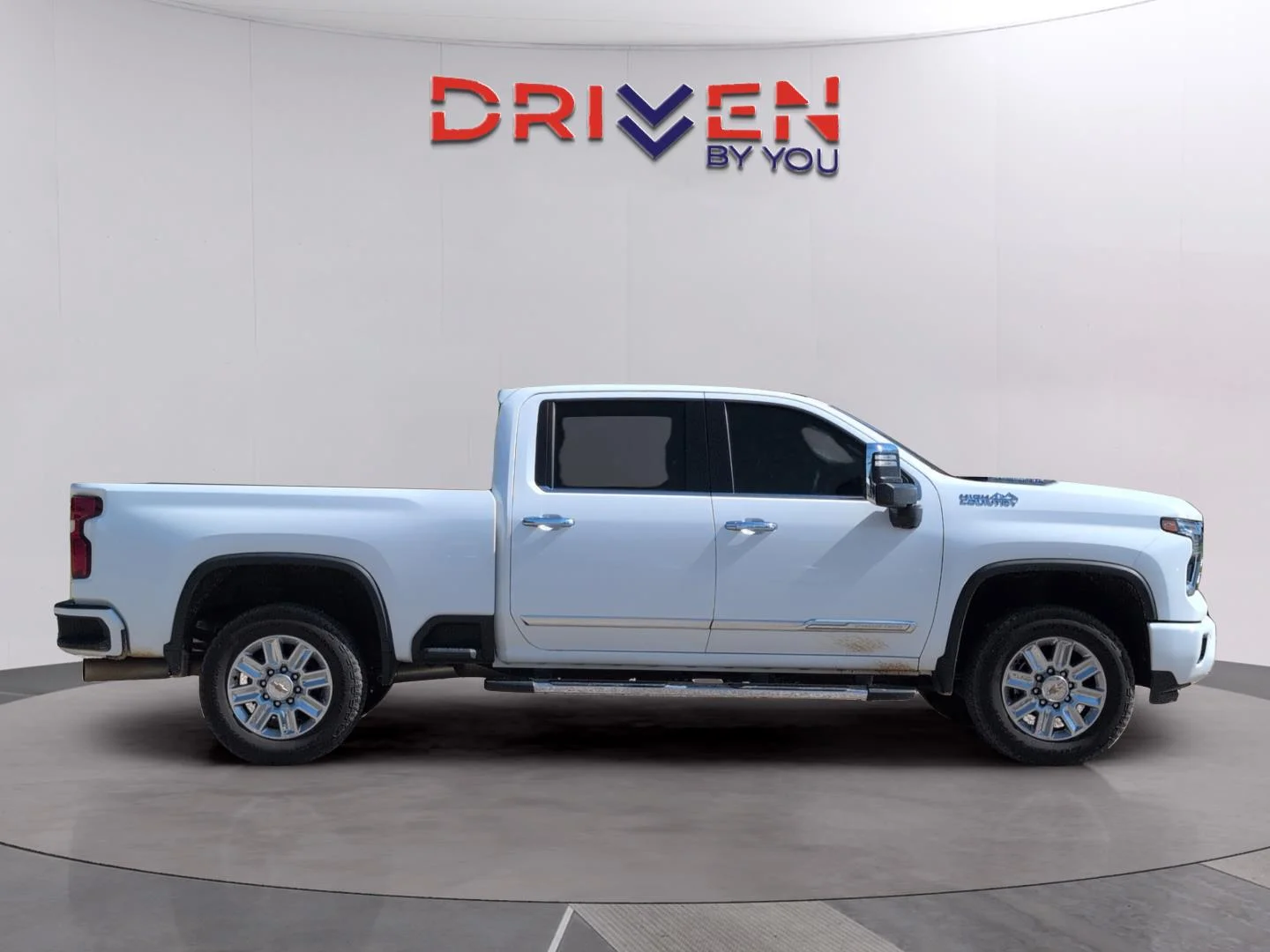 Used 2024 Summit White Chevrolet High Country image 6