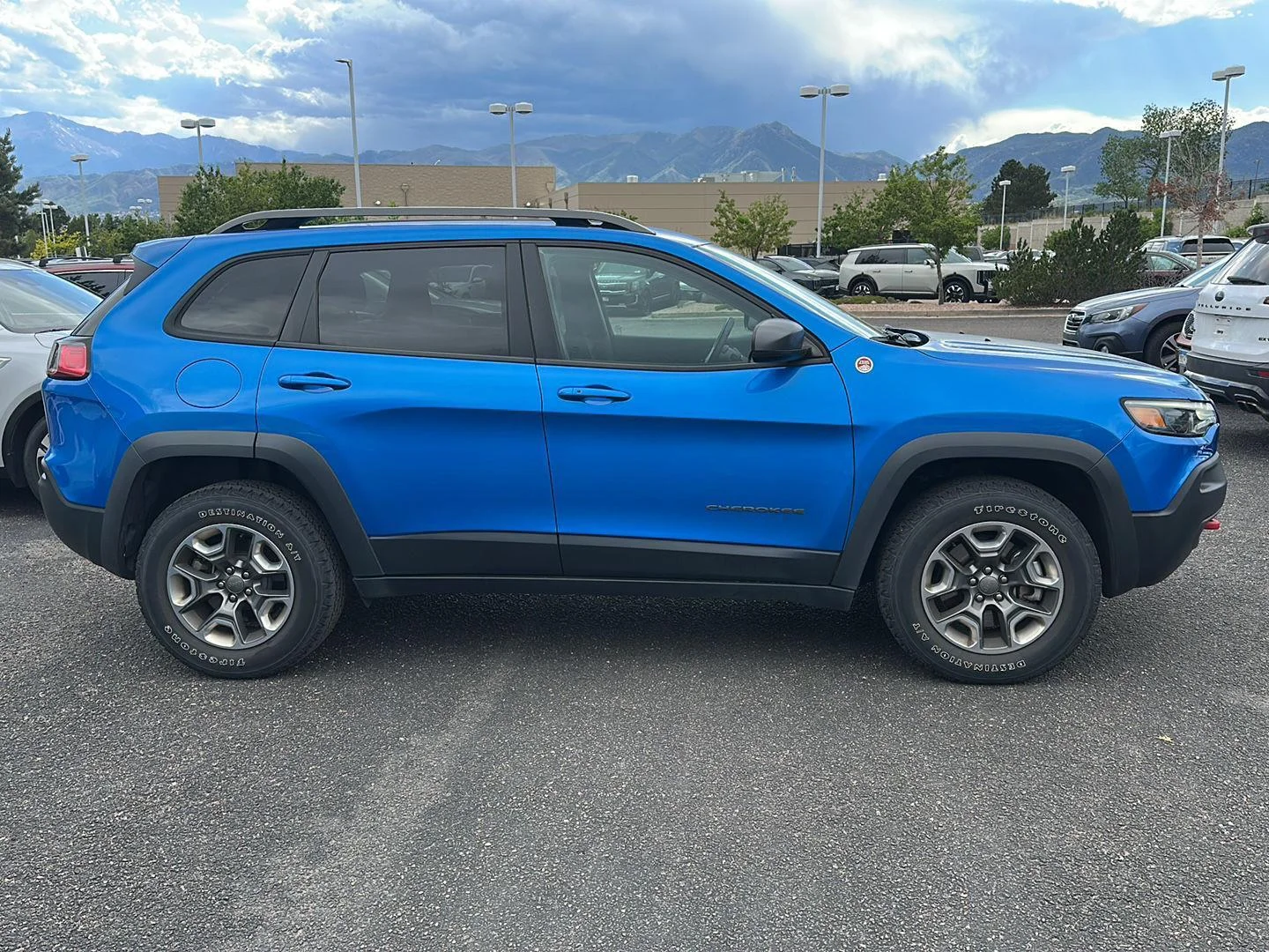 Used 2019 Hydro Blue Pearlcoat Jeep Trailhawk image 8