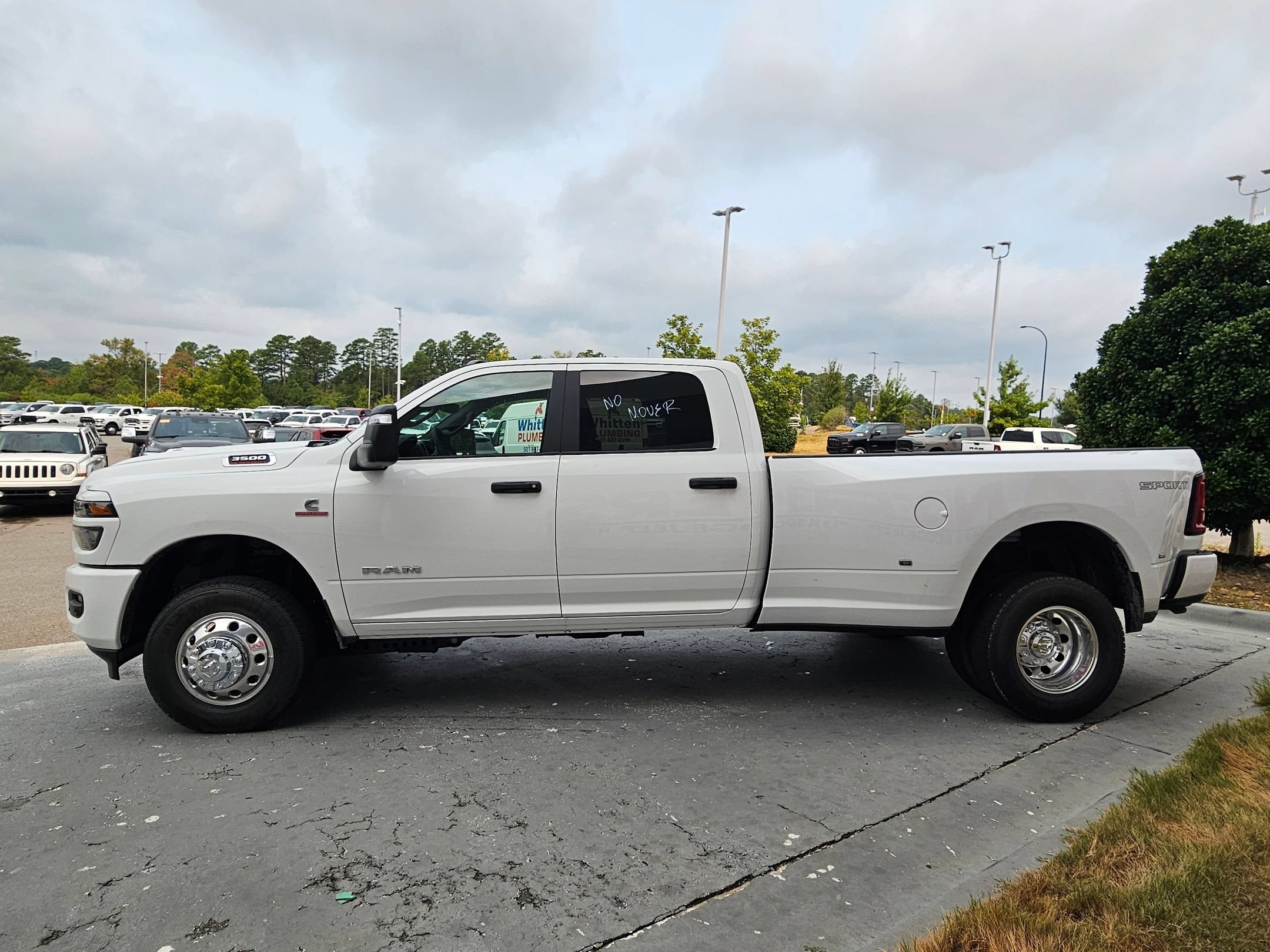 New 2026 Bright White Clear-Coat Exterior Paint RAM Big Horn image 4