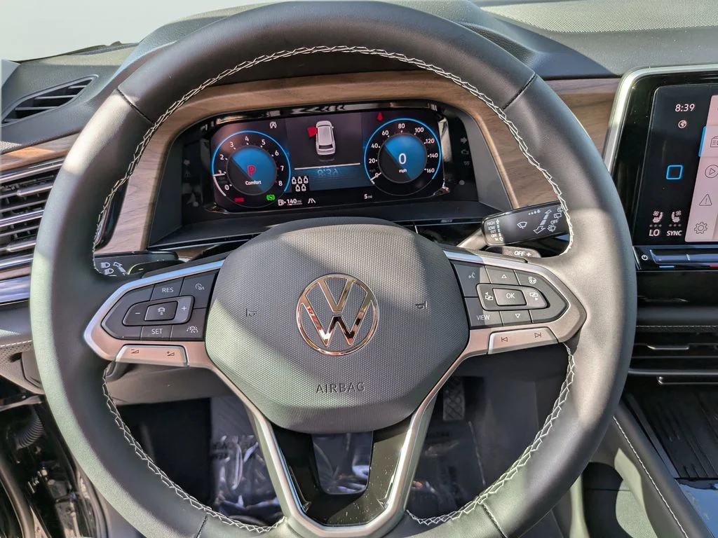 New 2026 Black Volkswagen 2.0T SE w/Technology image 24
