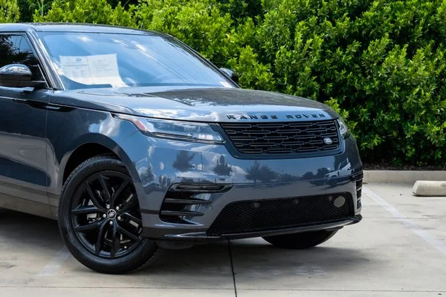 Certified Used 2025 Varesine Blue Metallic Land Rover Dynamic SE image 9