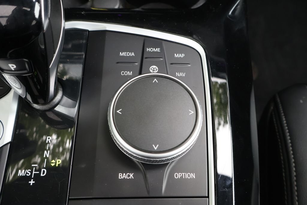 Used 2024  BMW xDrive30i image 22