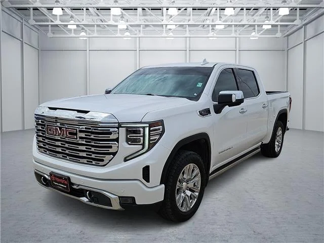Used 2023 White Frost Tricoat GMC Denali 4x4 Crew Cab 6.6 ft. box 157 in. WB image 1