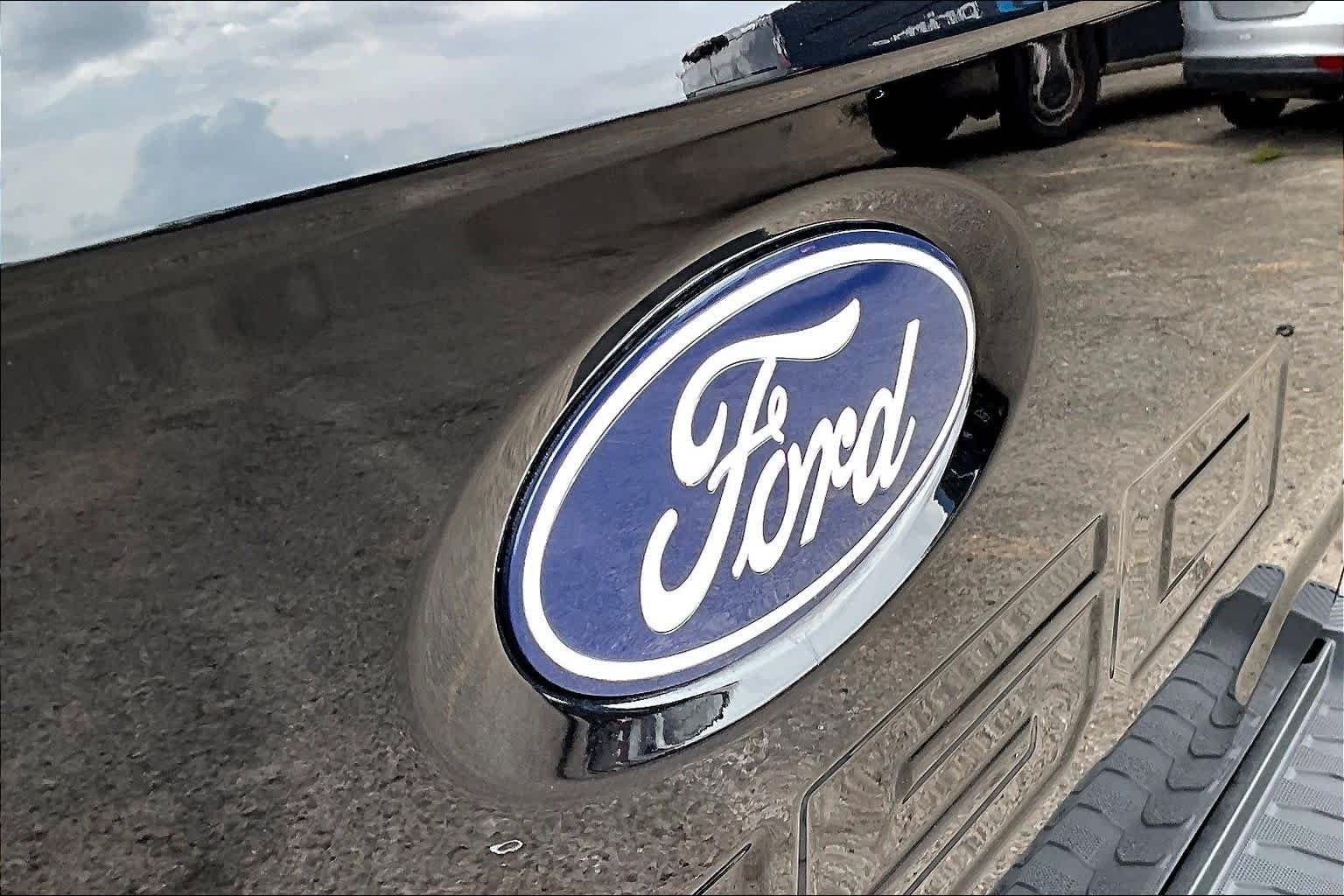 Used 2025 Agate Black Ford STX image 31