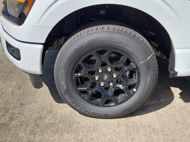 New 2026 Oxford White Ford XLT image 22