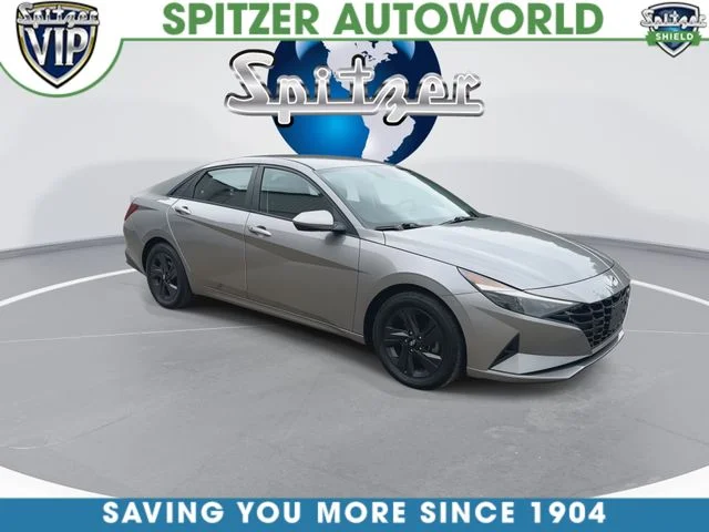 Used 2021 Silver Hyundai SEL image 2