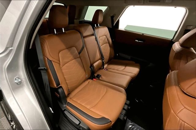 New 2025 Brilliant Silver Metallic Nissan Platinum image 32
