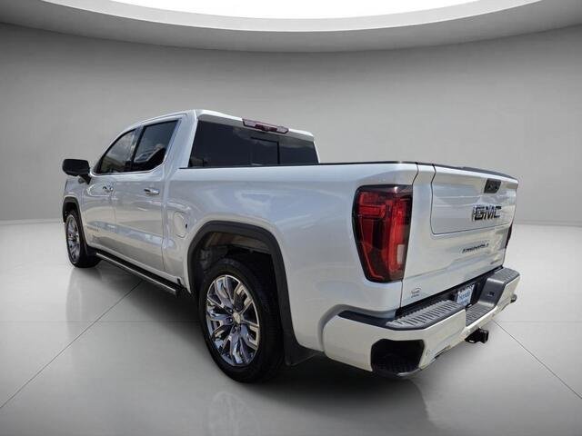Used 2022 White Frost Tricoat GMC Denali image 3