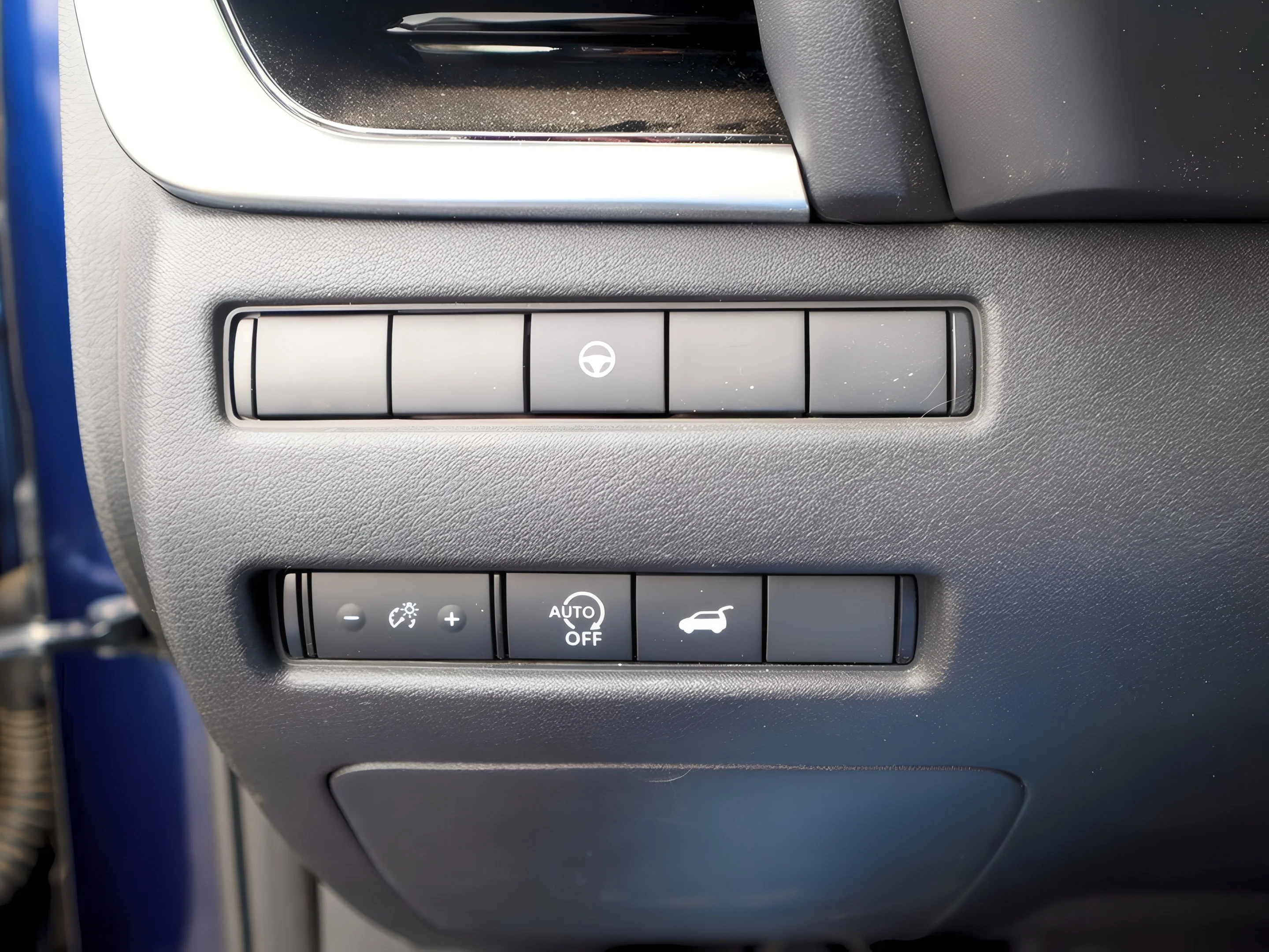 2025 Nissan Rogue SL - Photo 16