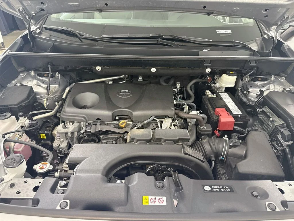Certified Used 2019 Silver Sky Metallic Toyota XLE Premium image 29