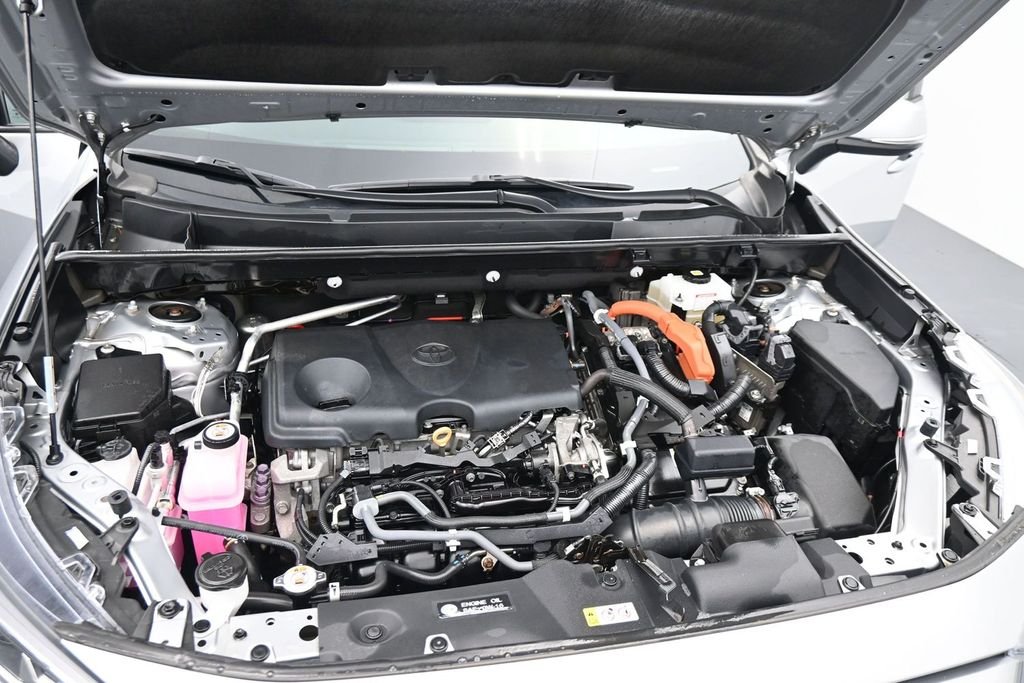Used 2021 Silver Toyota XLE image 20