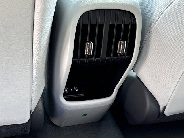 New 2026 Atlas White Hyundai SEL Sport FWD image 13