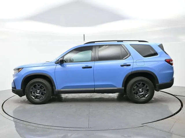 Used 2025 Blue Honda TrailSport image 4