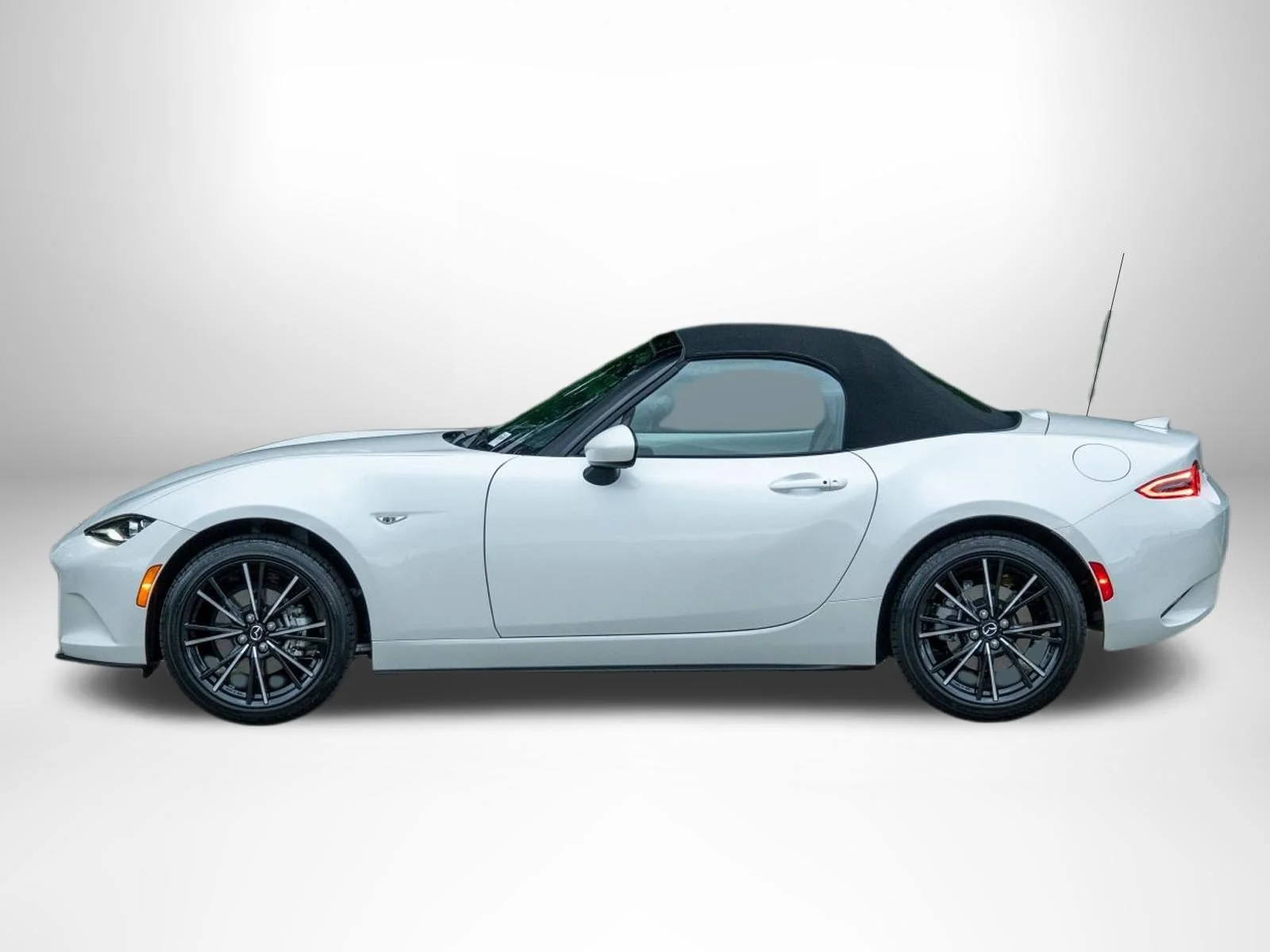 Used 2026 Snowflake White Pearl Mica Mazda Grand Touring image 5