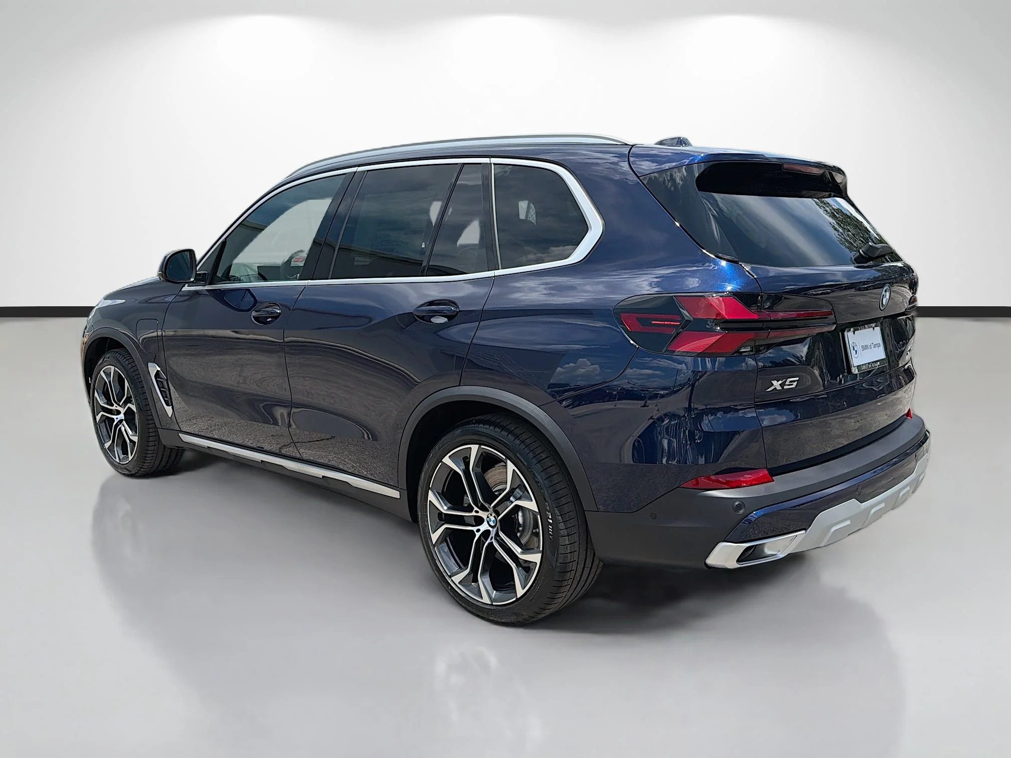 New 2026 Tanzanite Blue II Metallic BMW xDrive50e image 5