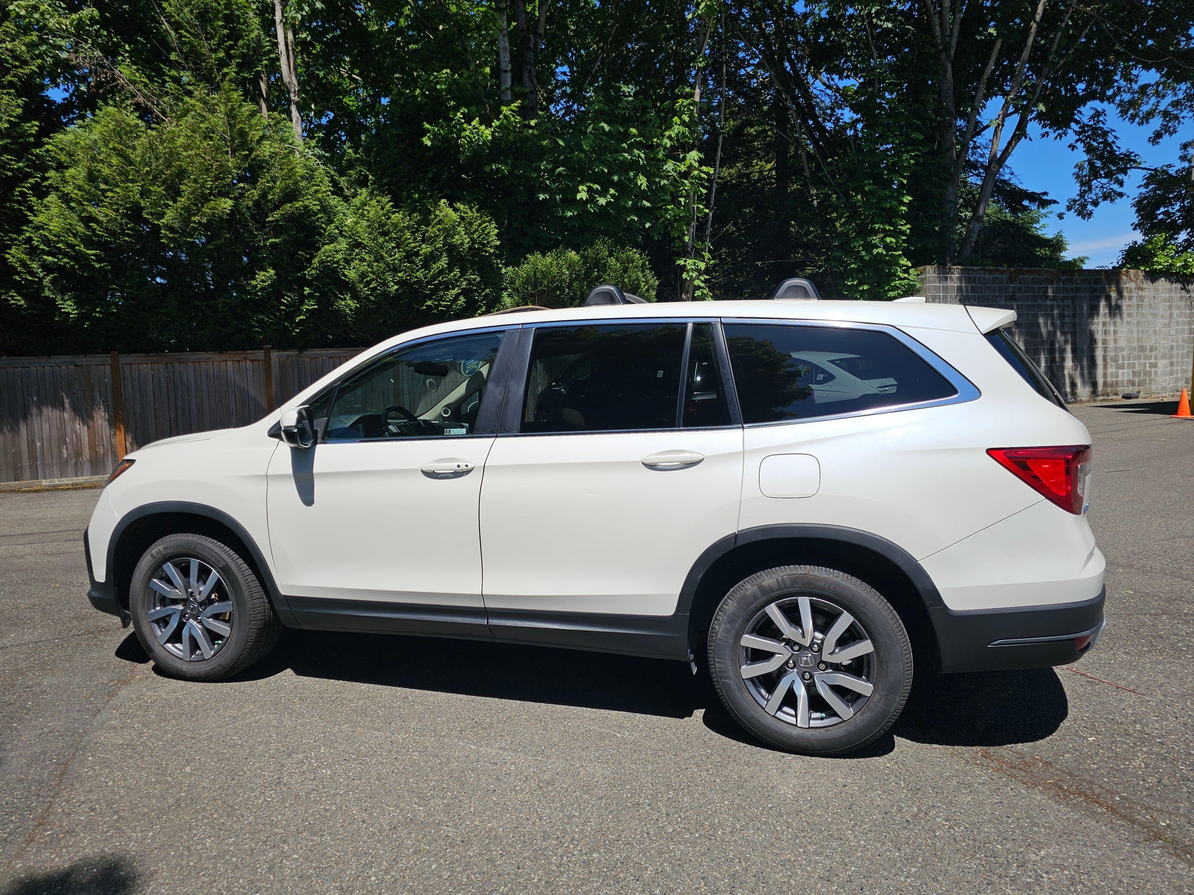 Used 2019 White Diamond Pearl Honda EX-L image 4