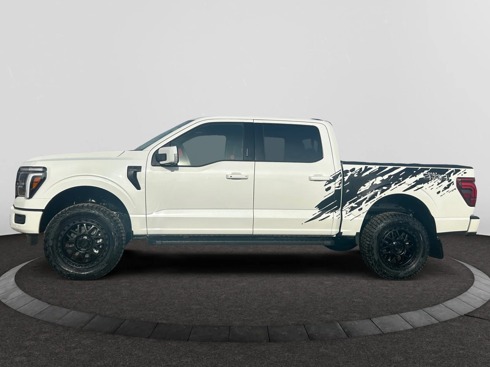 New 2026 Star White Metallic Tri-Coat Ford Lariat* w/ Level Kit, Spoiler, Tonneau  etc image 2