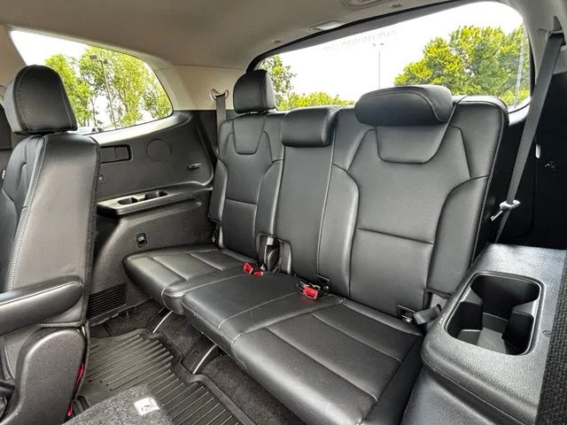 Used 2025 Silver Kia S image 26