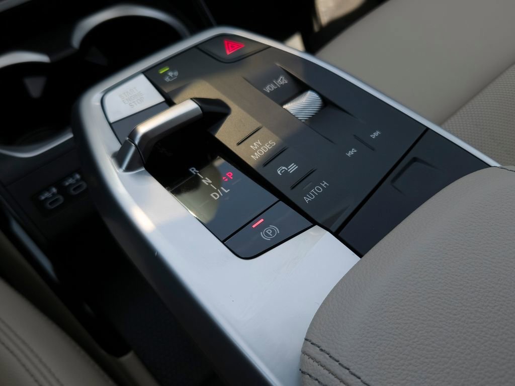 Used 2023 Alpine White BMW xDrive28i image 10
