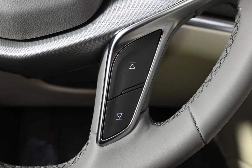 New 2025 Crystal White Tricoat Cadillac Premium Luxury image 36