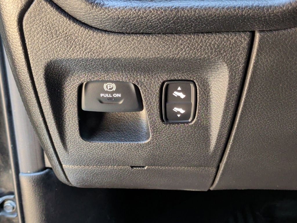 Used 2019 Black Ram Big Horn/Lone Star image 16