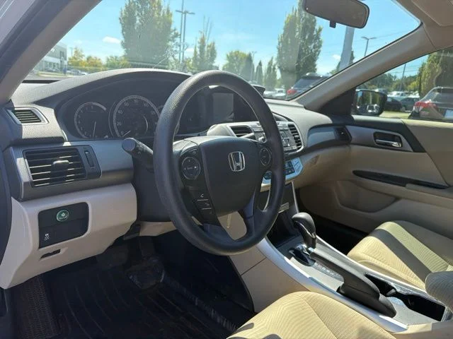 Used 2015 White Orchid Pearl Honda LX image 11