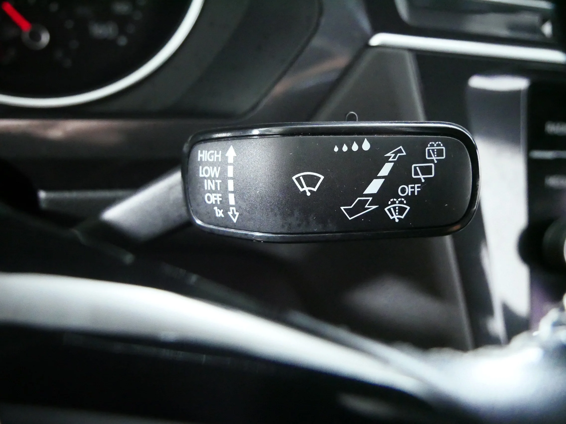 Used 2021 Pure White Volkswagen SE R-Line Black image 32