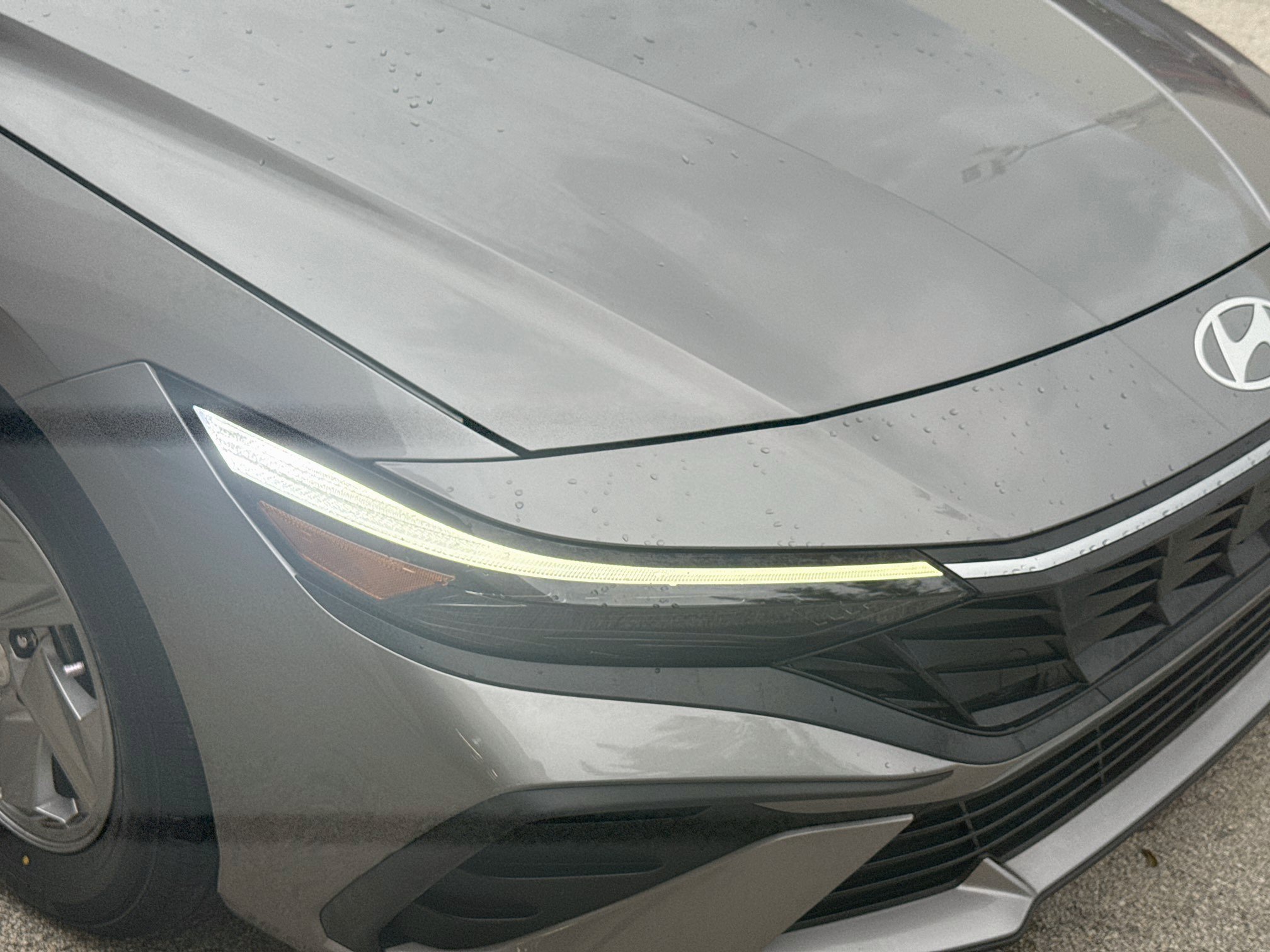 Used 2024 Fluid Metal Hyundai SE image 33