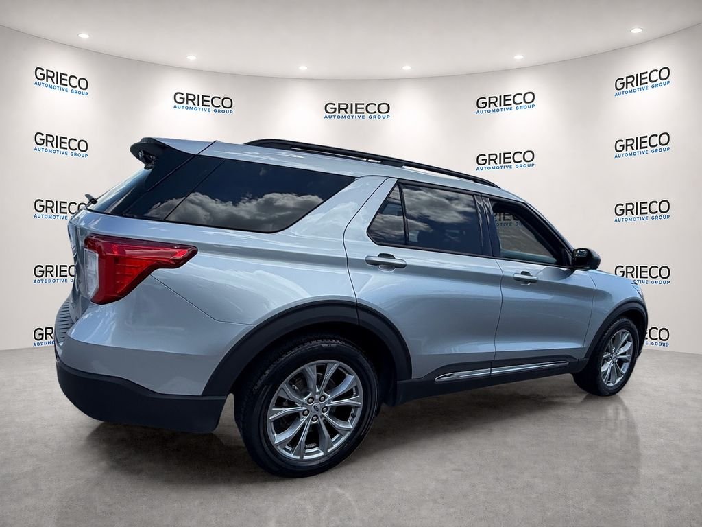Used 2023 Silver Ford XLT image 7
