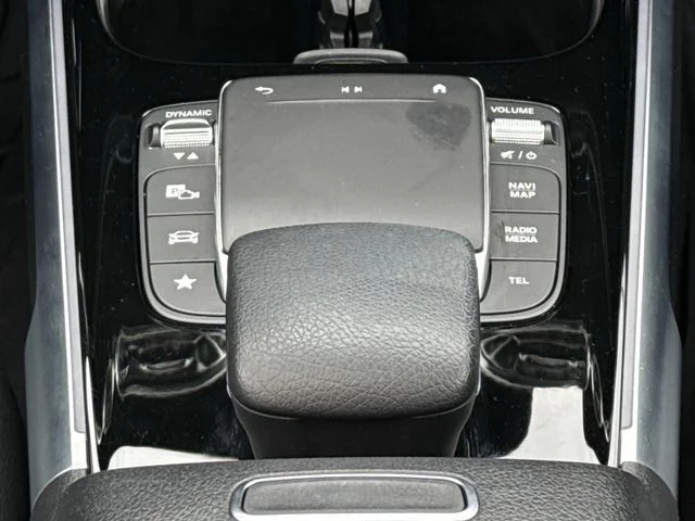 Used 2022 White Mercedes-Benz GLB 250 image 21