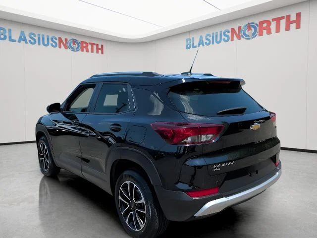 Used 2025 Black Chevrolet LT image 7