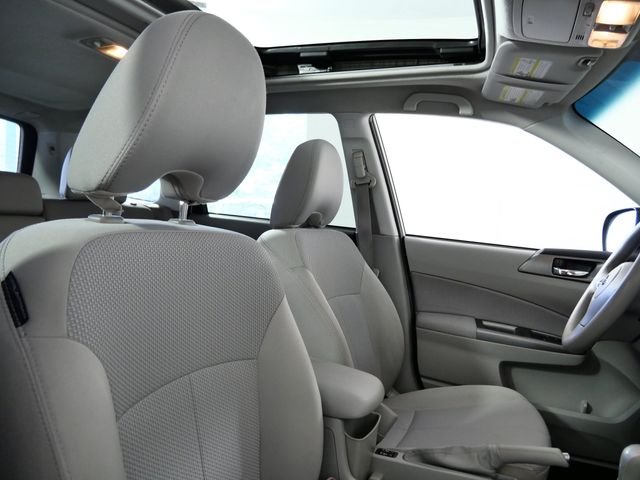 Used 2011 White Subaru 2.5X image 12