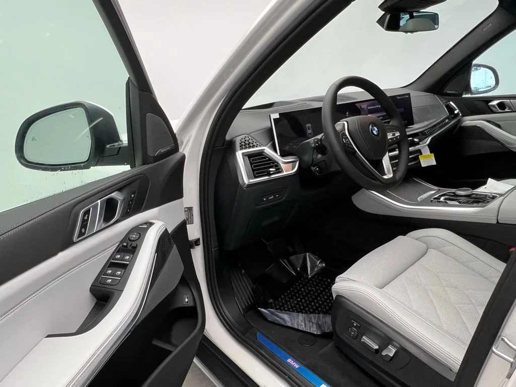New 2026 Alpine White BMW xDrive50e image 22