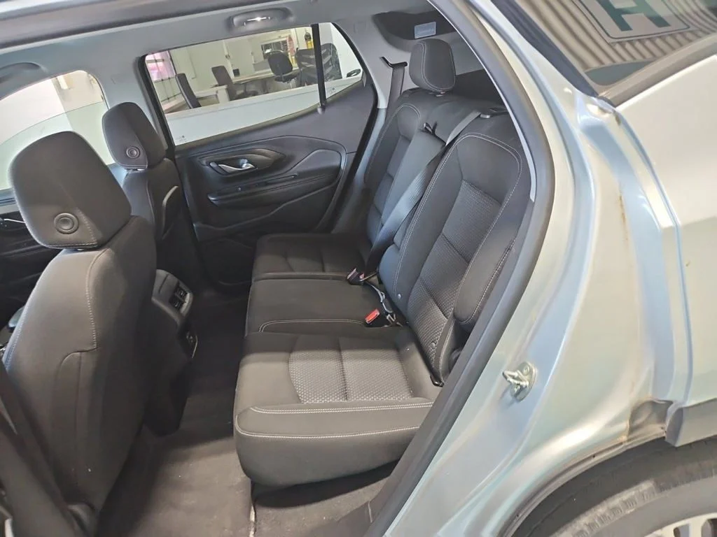 Used 2022 Silver GMC SLE image 7