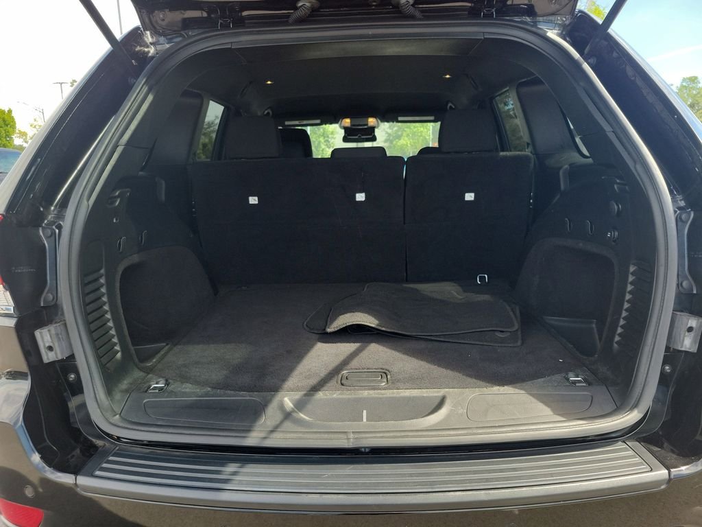 Used 2021 Black Jeep Laredo E image 10