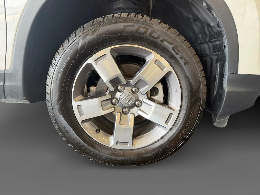 Used 2024 White Honda RTL image 9