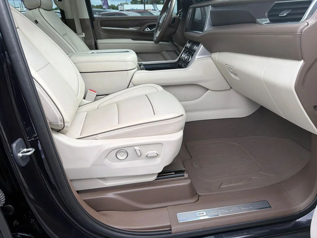 Used 2023 Blue GMC Denali image 13