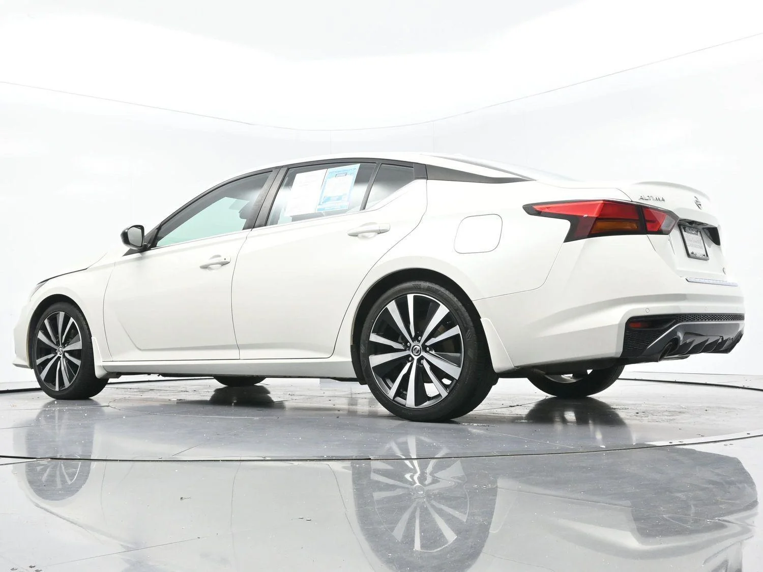 Used 2020 Pearl White Tricoat Nissan 2.5 SR image 42