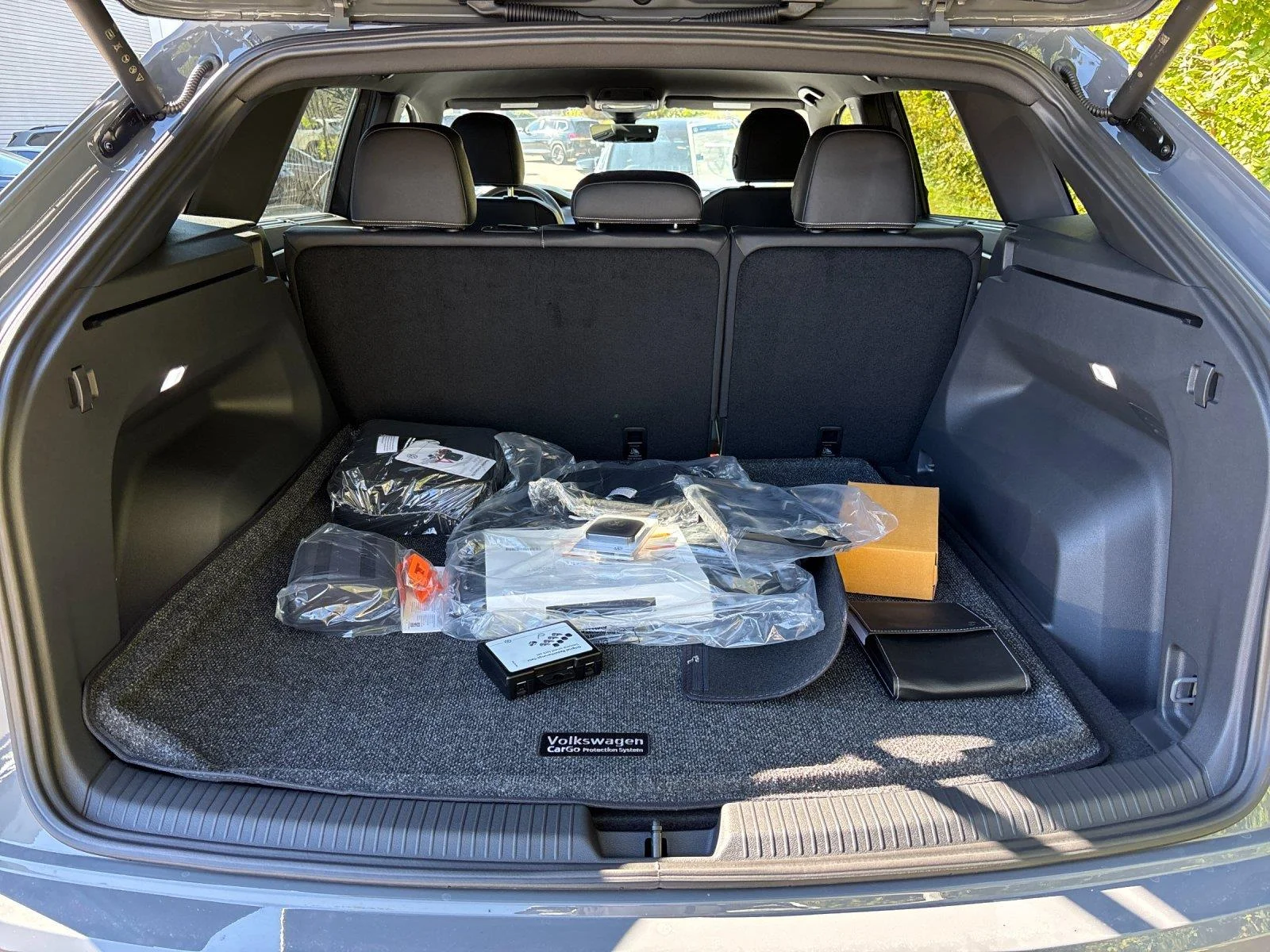 New 2026 Pure Gray Volkswagen 2.0T SE w/Technology image 34